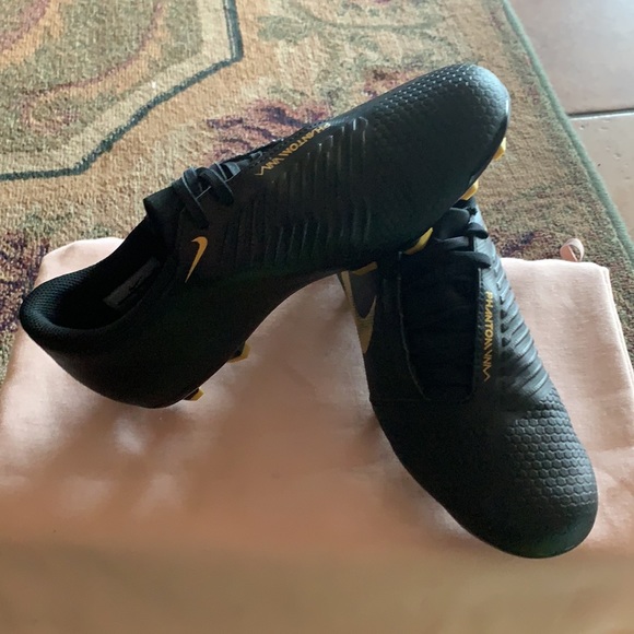 Nike PhantomVNM Academy FG Firm Women Soccer Cleat - Picture 2 of 12